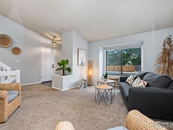 4th image of 930 Bitterbrush Ln