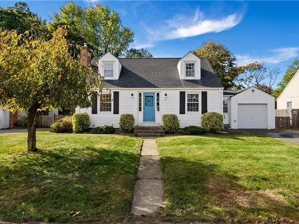 123 Brunswick Dr, Warwick, RI 02886