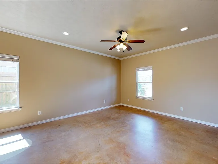 3412 Cullen Trl — Photo 16