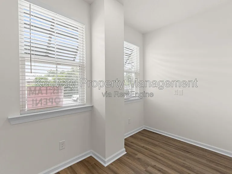 1144 Carolina Ave — Photo 17