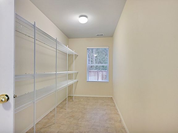 5th image of 17748 93rd Ave E