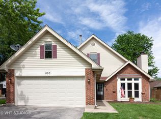 850 Camden Ln, Aurora, IL 60504