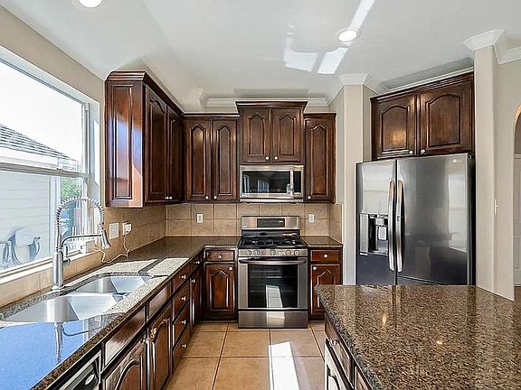 3rd image of 5024 Harney Dr