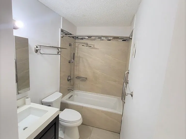 17160 SW 94th Ave — Photo 16