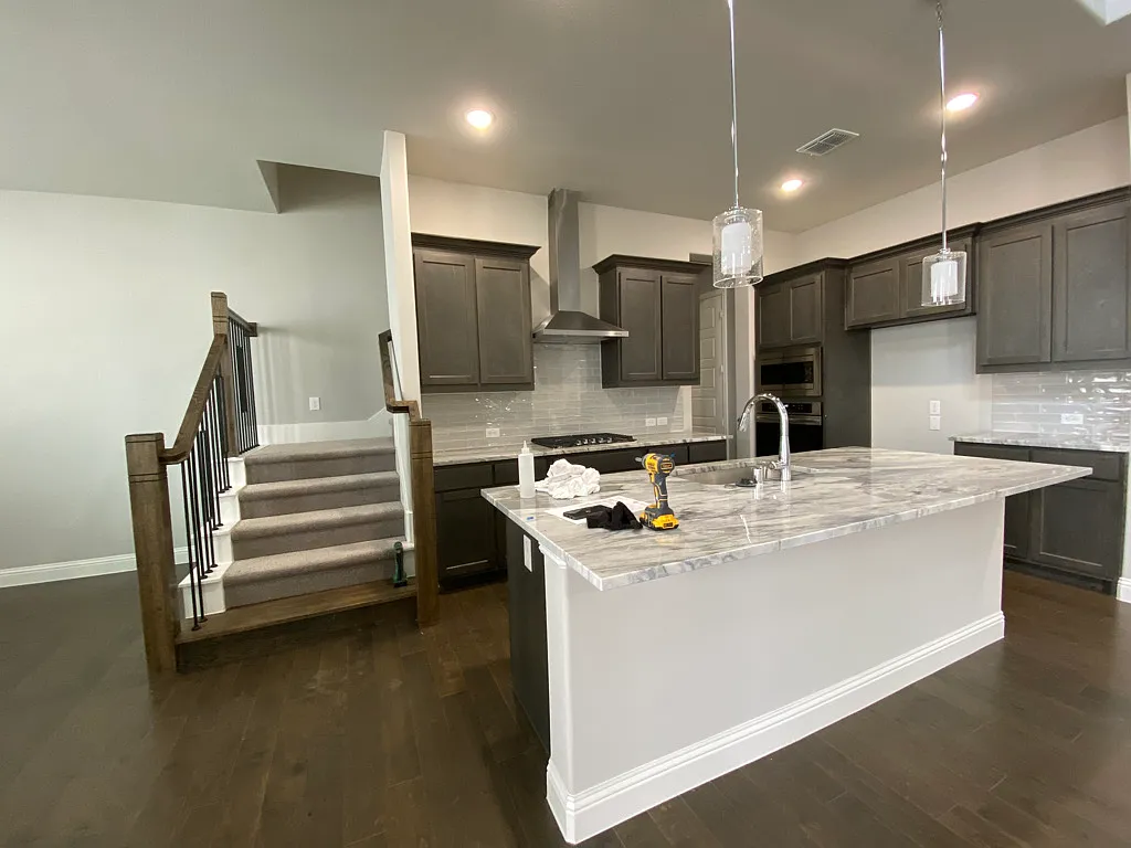 3 bed, 2804 sqft, $3,400 — Photo 3
