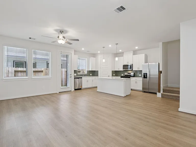 404 Sunrise Ranch Dr — Photo 4