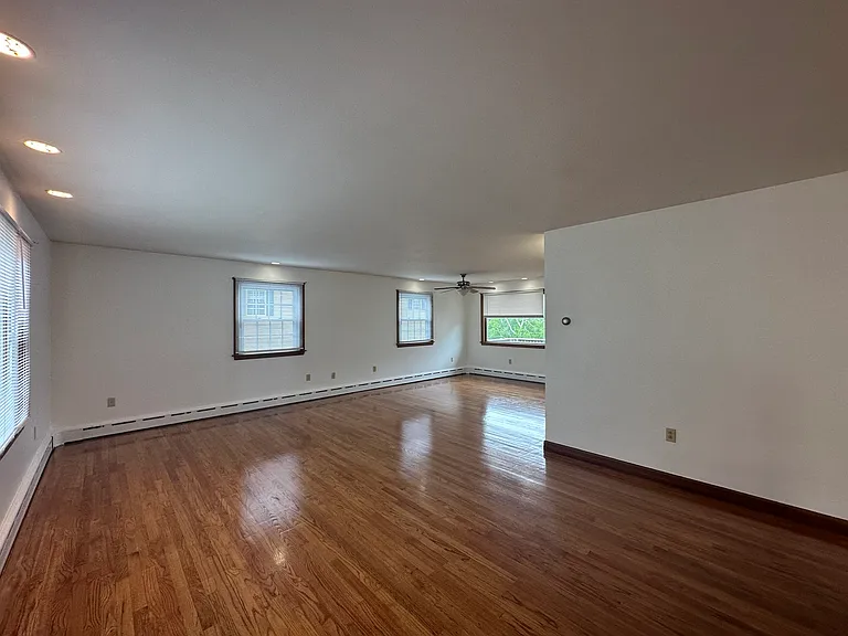 152 Evarts St — Photo 3