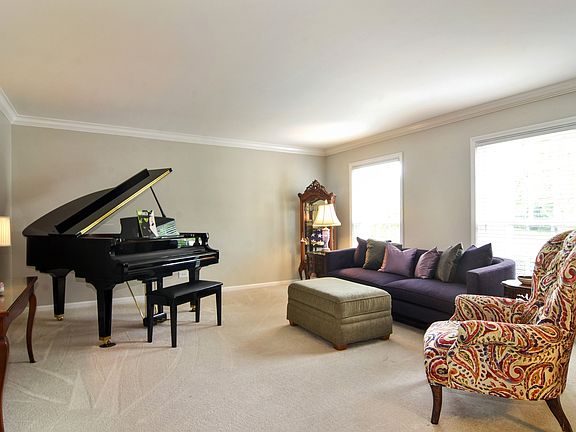 3rd image of 833 S Willow Walk Dr