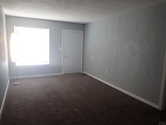 4th image of 15 Saint Regis Dr
