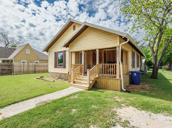 1201 8th St, Brownwood, TX 76801