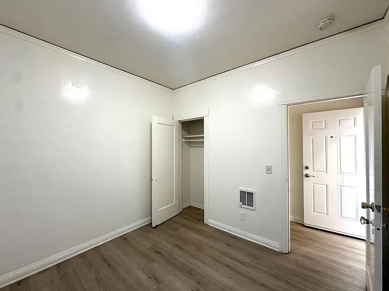 742 E 21st St #1 — Photo 5