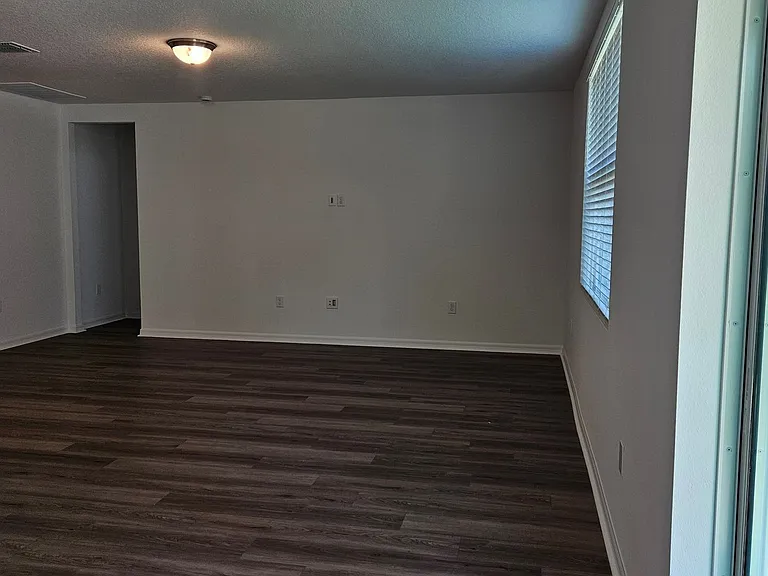 2335 White Tail St — Photo 6