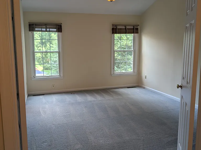 11908 Matthews Ct — Photo 20