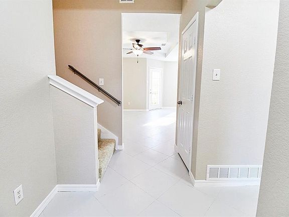 5th image of 709 Caddell St Suite B