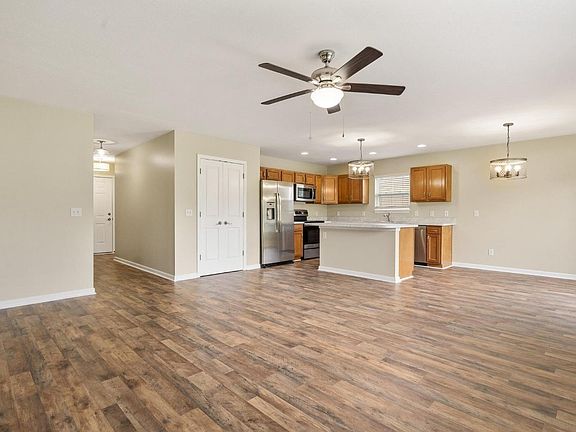 4th image of 50 Cobblestone Ln