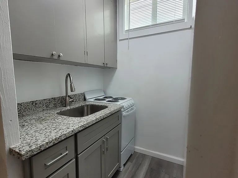 454 Kuamoo St #A — Photo 7