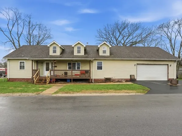 421 Nobes Ave, Lockport, IL 60441