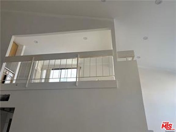 3rd image of 5310 Zelzah Ave Unit 303
