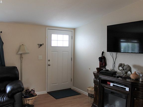 2nd image of 365 Monte Dr