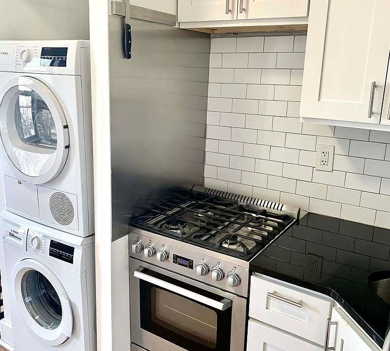 1st image of 868 Woodward Ave APT 4C