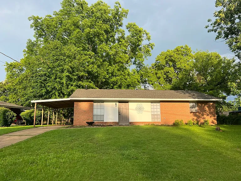 107 Richmond Way — Photo 1