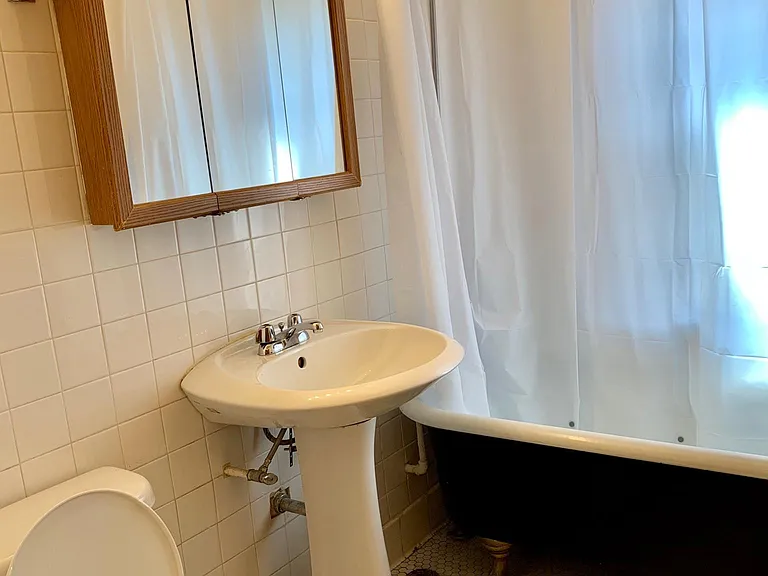 553 West Oakdale Avenue — Photo 35