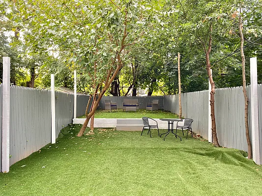 Rented by MySpaceNYC | media 8