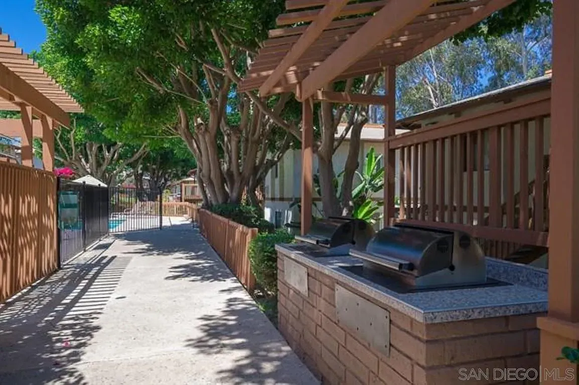 Friars Pointe — Photo 2