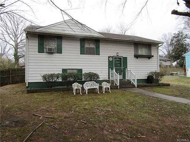 2nd image of 3909 Ludlow Rd