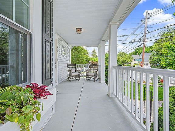 3rd image of 419 Prospect St