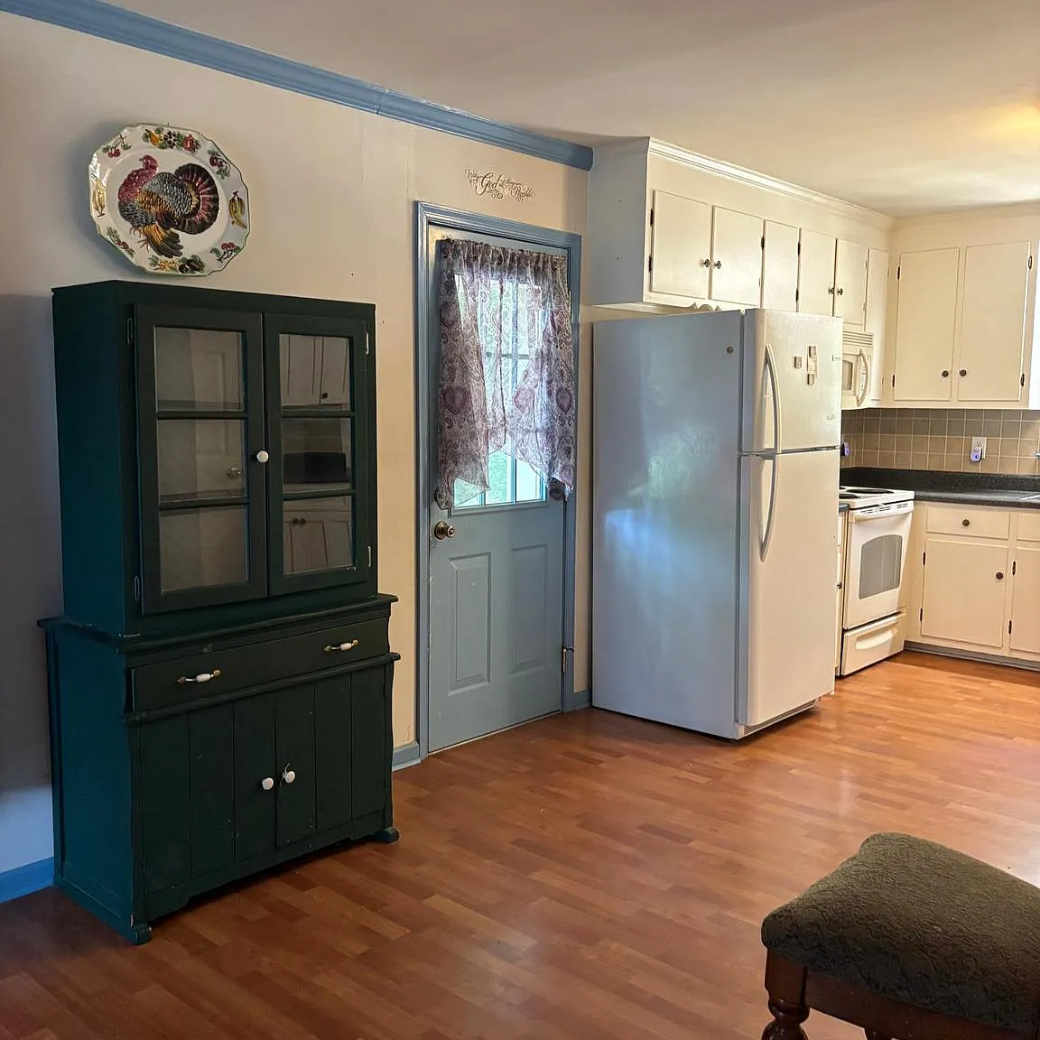 3 bed, 2.0 bath, 1568 sqft, $2,200 — Photo 4