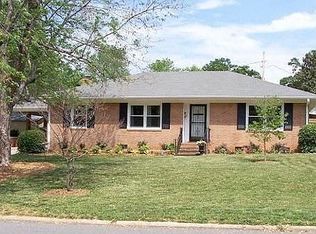 1129 Bevis Dr, Charlotte, NC 28209