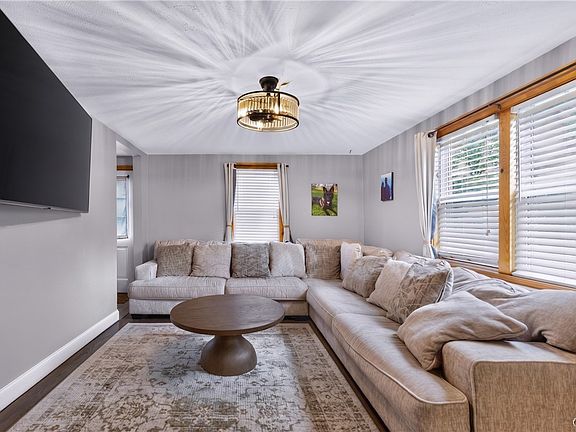 5th image of 515 Wellesley Rd
