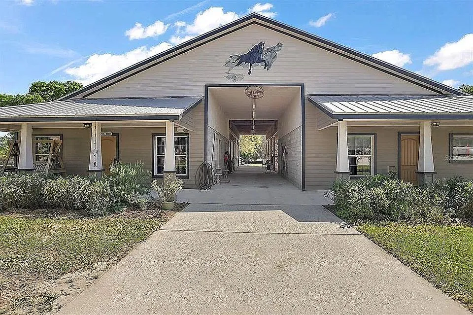 2 bed, 900 sqft, $1,800 — Photo 3