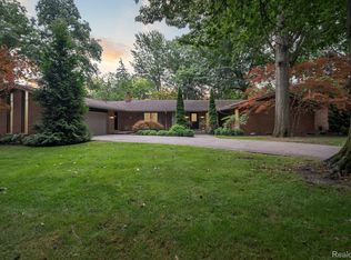 2241 Nichols St, Trenton, MI 48183