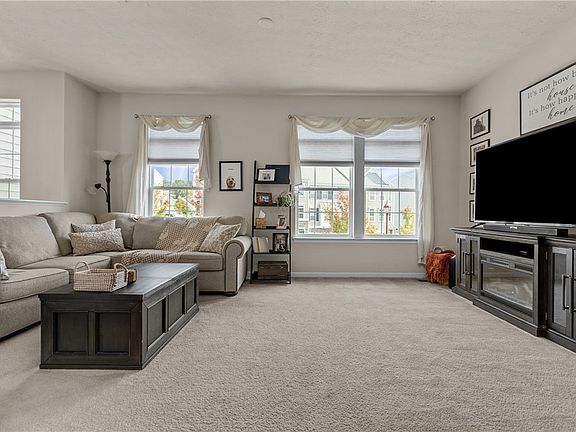 4th image of 231 Eagle Dr