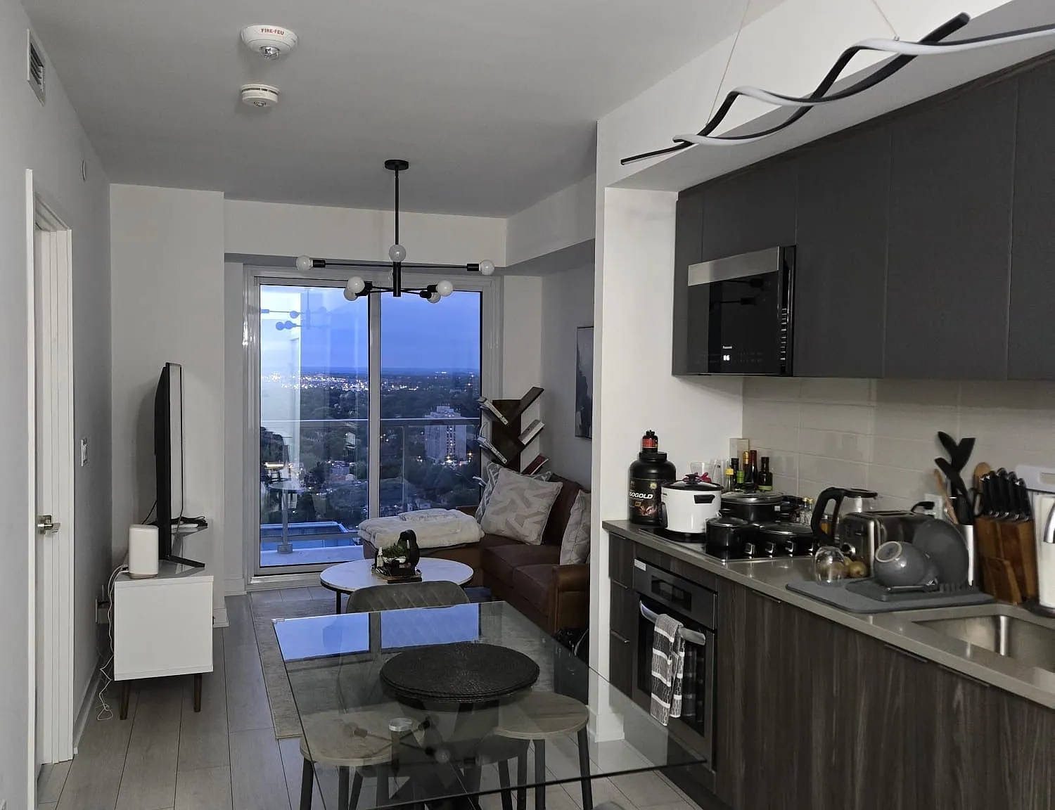 K Square Condos — Photo 3