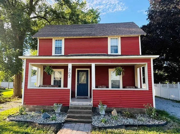 705 E 2nd St, Reynolds, IN 47980