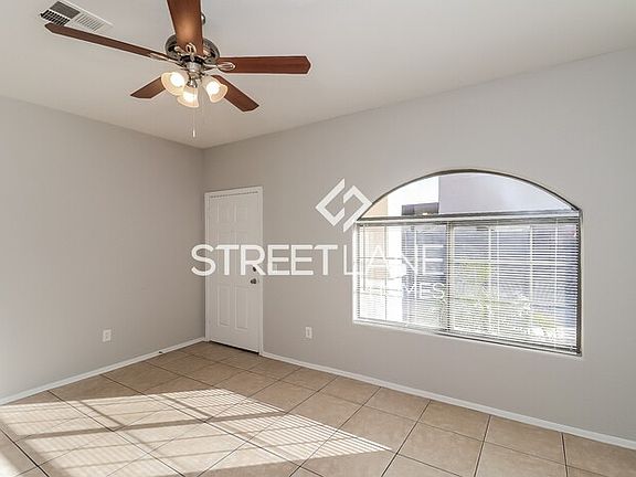 3rd image of 3024 E Kings Ave