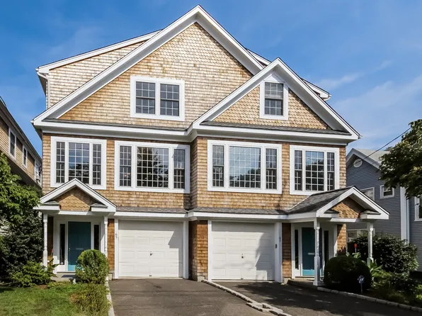 65 Thorpe St, Fairfield, CT 06824