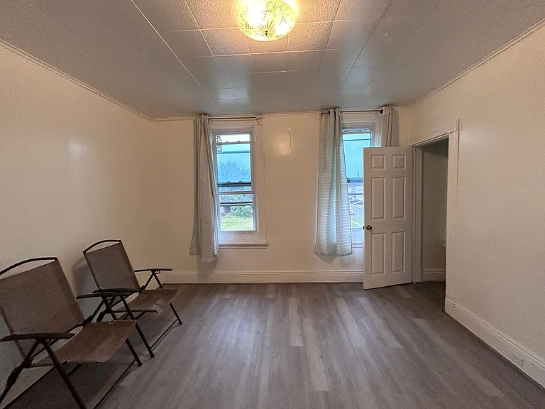 52 Walden Ave — Photo 8