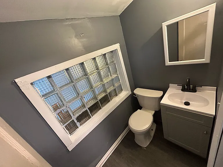 938 W Lafayette Ave — Photo 10
