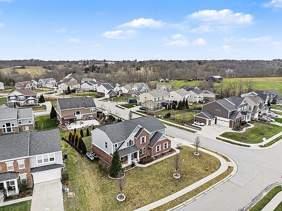 2nd image of 1875 Woodward Ct