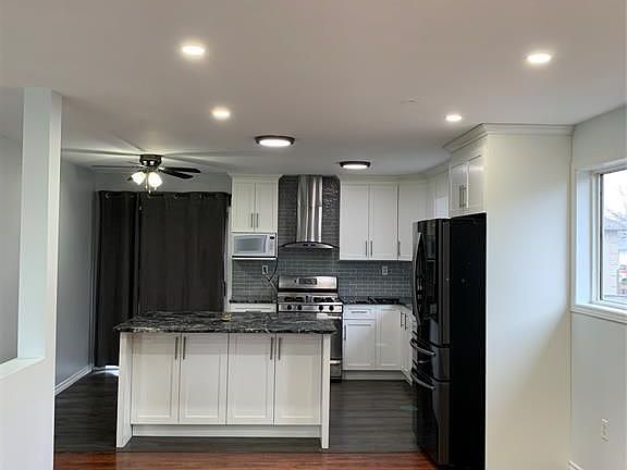 3rd image of 241 King James Ave