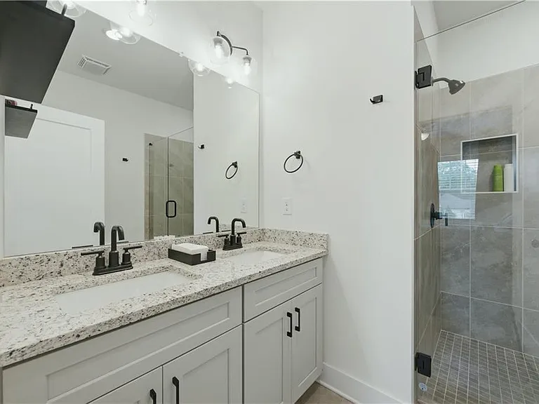 104 Mission Way — Photo 16
