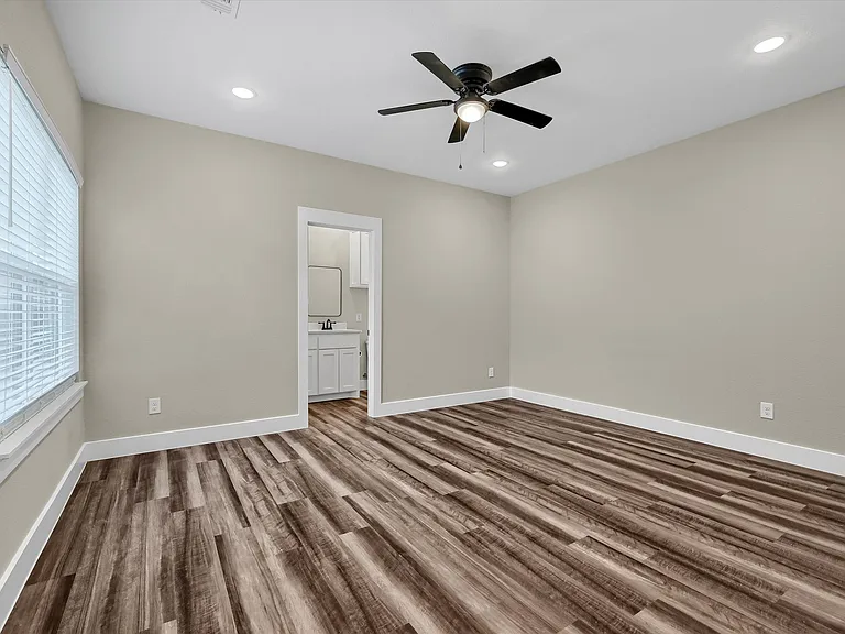 521 Saucer Dr — Photo 23