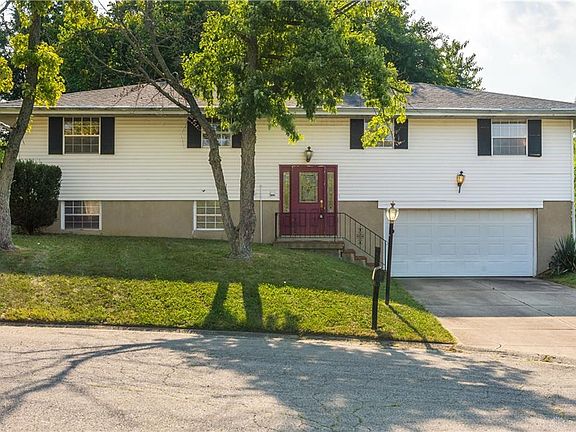 2nd image of 5814 Twin Pine Ln