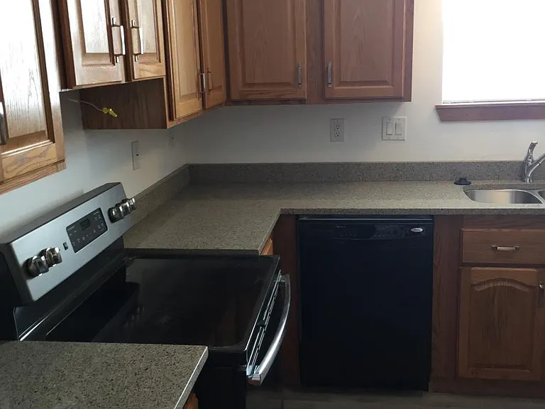 893 E Minnesota St #B — Photo 2