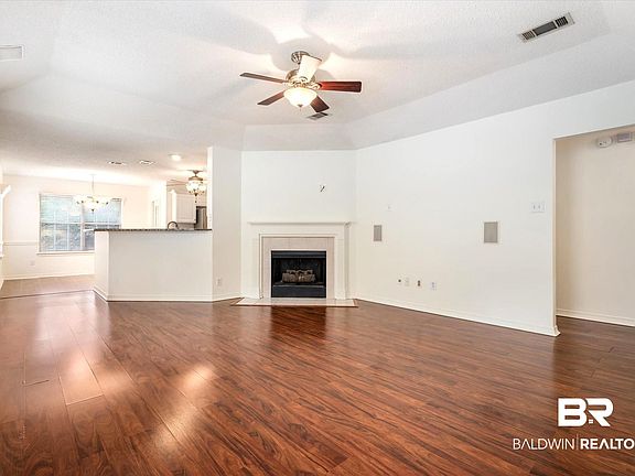 3rd image of 665 Willow Pointe Dr