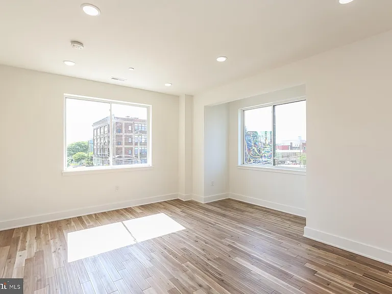 1431 Brown St #5 — Photo 1